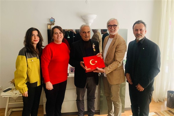 İzmit Belediyesi’nden Kartepe’deki Kıbrıs gazilerine ziyaret