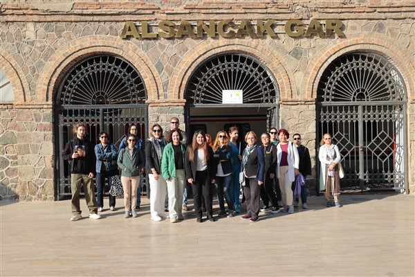 “Konak Tarihi Gezilerine” Alsancak rotası eklendi
