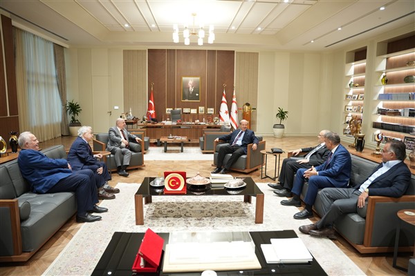 Zafer Partisi heyeti, KKTC Cumhurbaşkanı Tatar’ı ziyaret etti