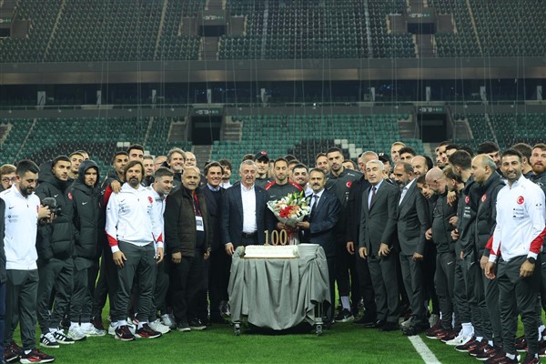 Vali Aktaş, Kocaeli’ye gelen A Milli Futbol Takımı’nı karşıladı