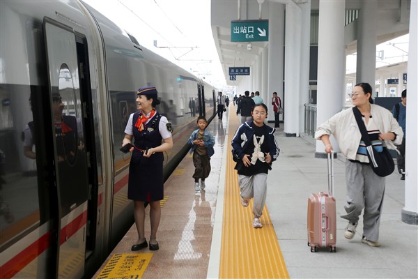 Tatilde Çin’de demir yoluyla toplam 100 milyondan fazla yolcu taşındı