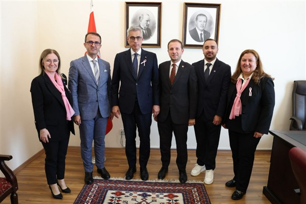 Bursa Kanserle Savaş Derneği’nden Bakan Memişoğlu’na ziyaret