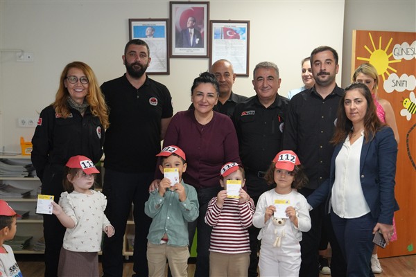 Kartal Belediyesi’nden kreşlere uygulamalı afet eğitimi