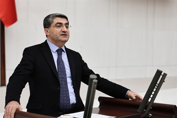 Ekmen: Sürece coşku değil, güvensizlik hakim