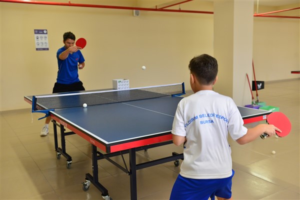 Yıldırım Belediyesi’nin düzenlediği Kış Spor Okulları’nda eğitimler başladı