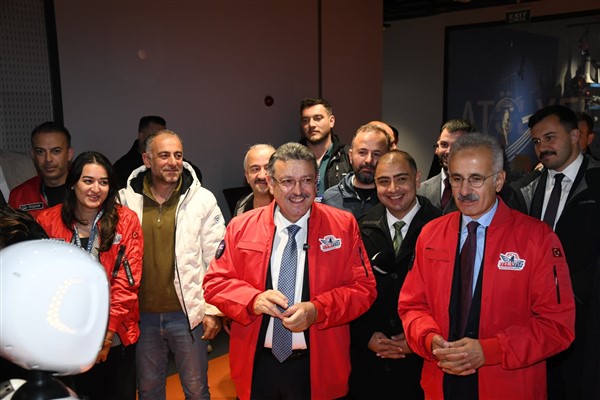 Bakan Uraloğlu ve Başkan Genç’ten Bilim Festivali’ne ziyaret