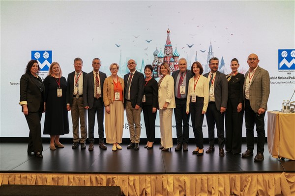 Türkiye ve Rusya’dan çocuk hekimlerinin katılımları ile bilimsel dayanışma örneği