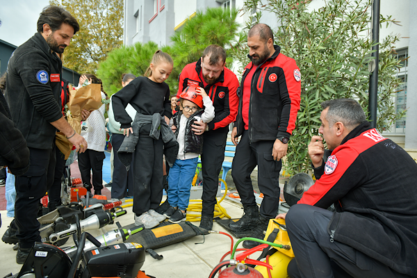 ESAK ekibi okuma etkinliğinde