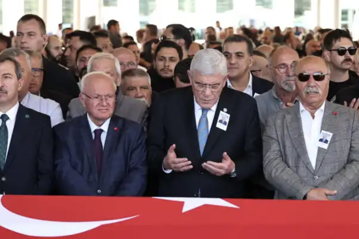 Dervişoğlu, Erkmen’in cenazesine katıldı