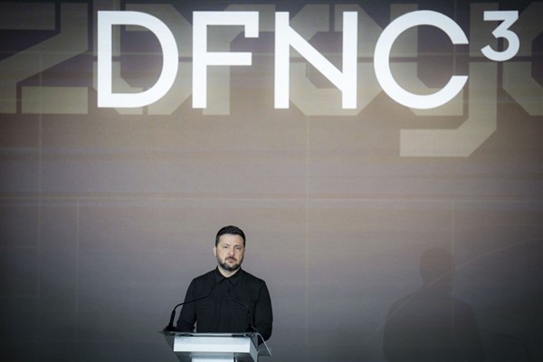 Zelenski: Ukrayna savunma sanayisinin kapasitesi on kat arttı