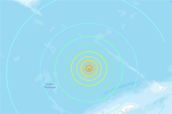 Drake Geçidi’nde deprem