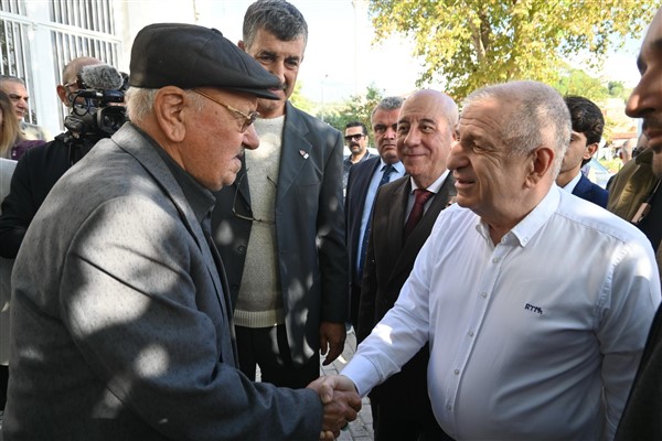 Özdağ, Aydın’ın Sultanhisar ilçesini ziyaret etti
