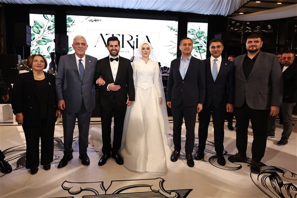 Dervişoğlu, Koca ile Oktay çiftinin nikah şahiti oldu