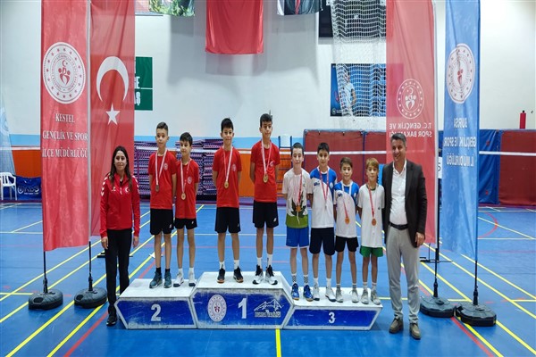 Osmangazi Belediyespor Badminton Takımı, Cumhuriyet Kupası’nda derece elde etti