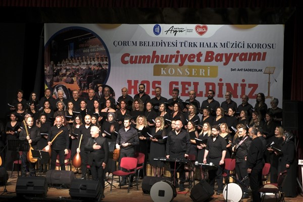 Çorum Belediyesi Türk Halk Müziği Korosu konser verdi