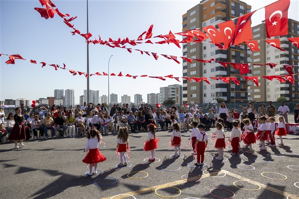 Mersin’de çocuk gelişim merkezleri ve çocuk atölyelerinde Cumhuriyet Bayramı kutlandı