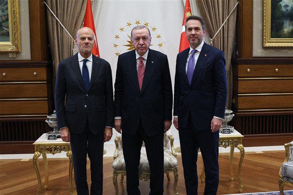 Cumhurbaşkanı Erdoğan, İtalya Milli Hidrokarbon Ajansı Başkanı Descalzi’yi kabul etti