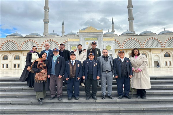 Esenyurt Belediyesi’nden gaziler ve şehit ailelerine gezi