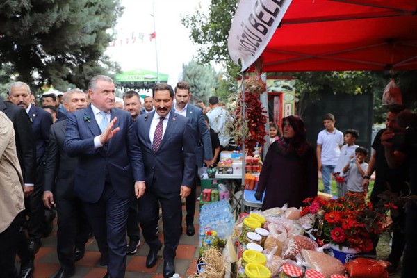 Altınözü 9. Zeytin, Zeytinyağı ve Gastronomi Festivali başladı