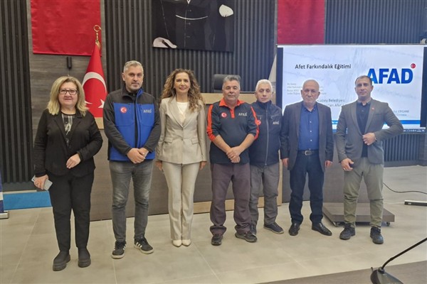 Karacabey’de muhtarlara “temel afet bilinci” eğitimi