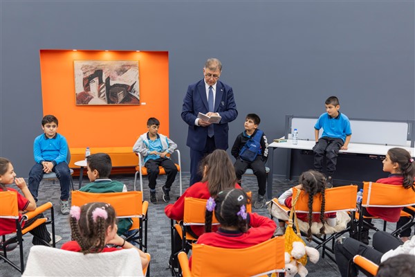 Başkan Tugay, Kadifekaleli çocuklarla bir araya geldi