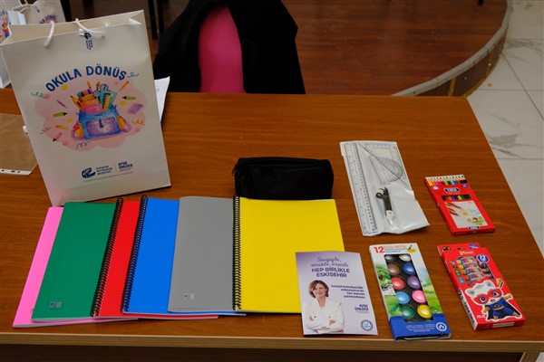 Büyükşehir’den kırsal ilçelere kırtasiye desteği