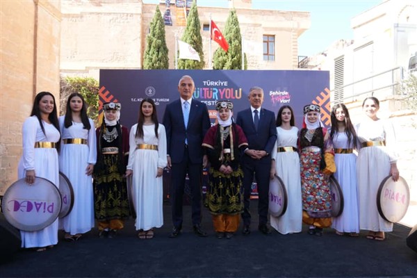 Türkiye Kültür Yolu Festivali’nin yeni rotası olan Mardin’de festival başladı