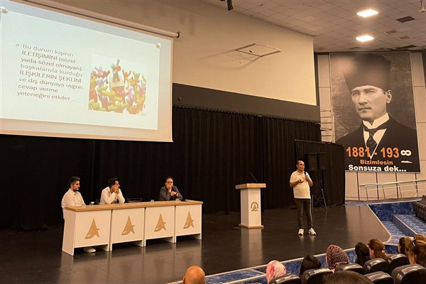 Muratpaşa’da otizm farkındalığı semineri