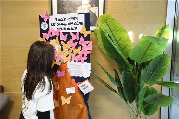 Muğla’da kız çocuklarının hayalleri panolarda paylaşıldı