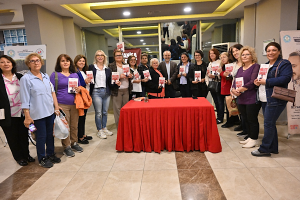 Gazeteci Yavuz Oğhan Manisalılarla buluştu