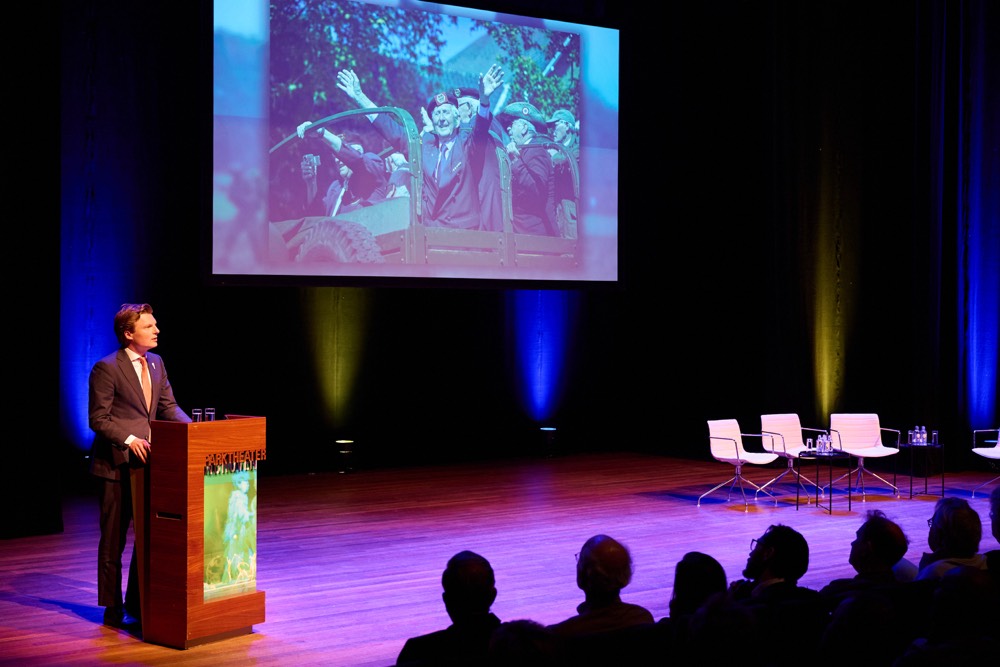 Hollanda Savunma Bakanı Brekelmans’tan Kiev’de ziyaret