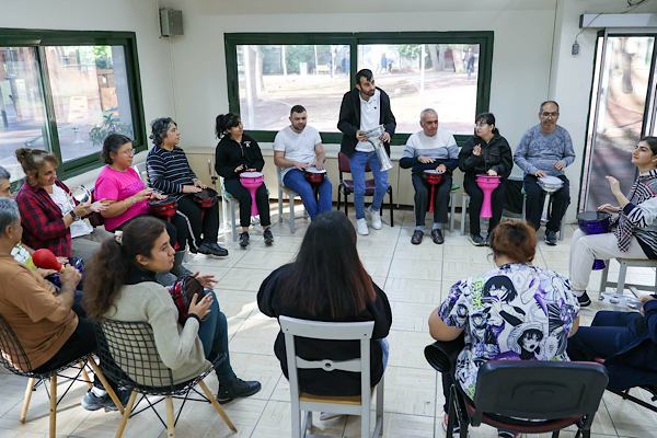 Buca’da özel gereksinimli bireyler ritim kurslarında buluştu