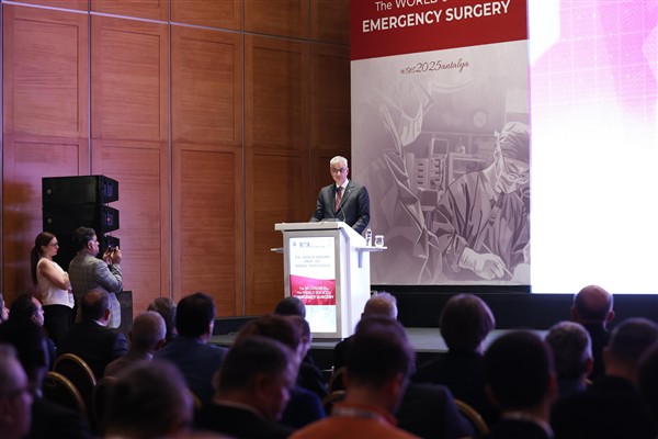 Bakan Memişoğlu 12. Dünya Acil Cerrahi Kongresi’ne katıldı