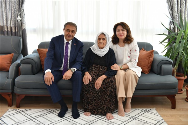 Şanlıurfa Valisi Şıldak, hane ziyaretlerini sürdürüyor