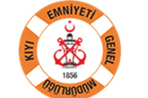 KEGM, makine arızası nedeniyle sürüklenen teknenin emniyete alındığını bildirdi