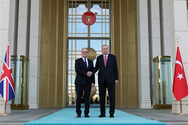 Cumhurbaşkanı Erdoğan, Birleşik Krallık Başbakanı Starmer’ı resmi törenle karşıladı