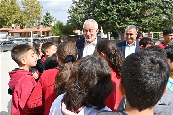 Başkan Başdeğirmen, Cumhuriyet İlkokulu’nda öğrencilerle buluştu