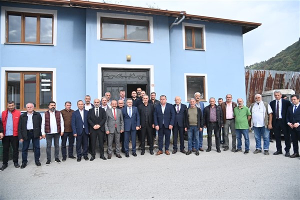 Başkan Genç, Değirmendere Dolmuş Durağı’nı ziyaret etti