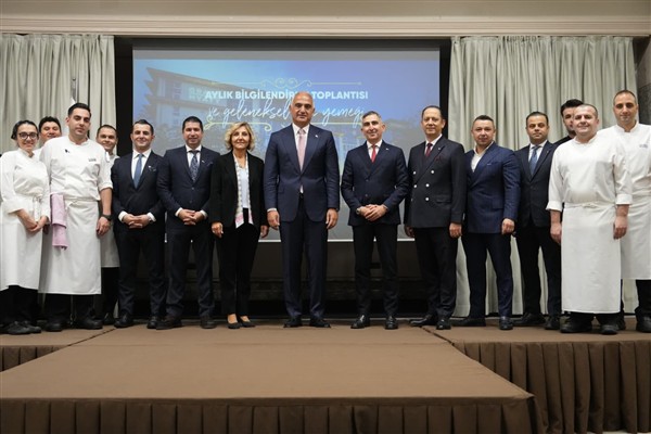 Bakan Ersoy: Turizm gelirlerimiz yaklaşık 50 milyar dolar seviyesini aştı