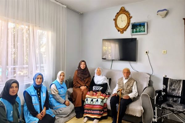 “Büyüğüne Hürmet, Ömrüne Bereket” projesi ziyaretleri devam ediyor