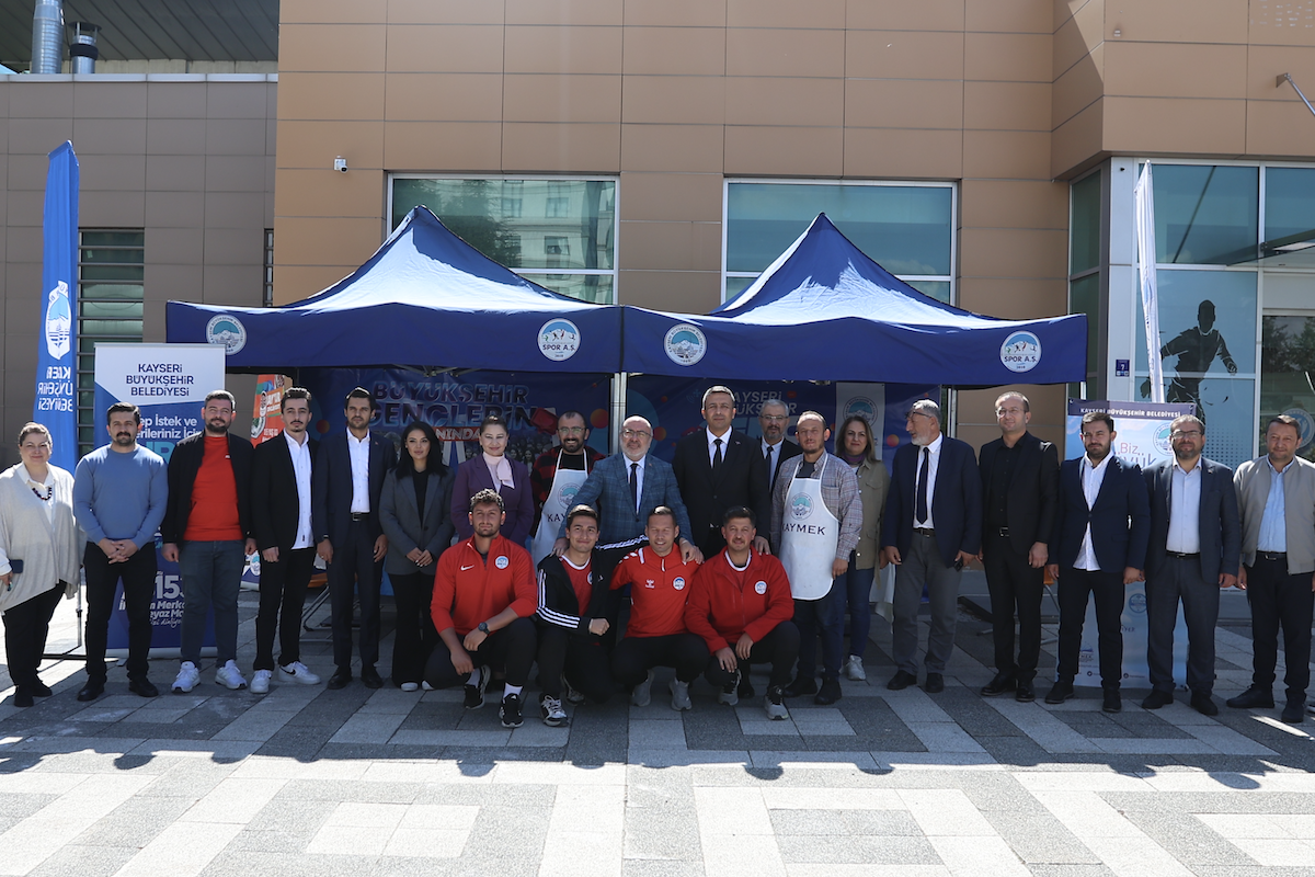 Kayseri’de üniversitelilere bilgilendirme stantları