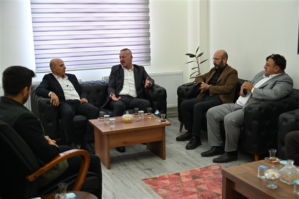 Başkan Karabatı’dan orman yangını sonrası teşekkür ziyaretleri