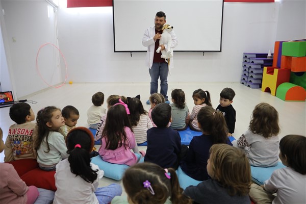 İzmit Belediyesi’nden miniklere hayvan dostu eğitim programı