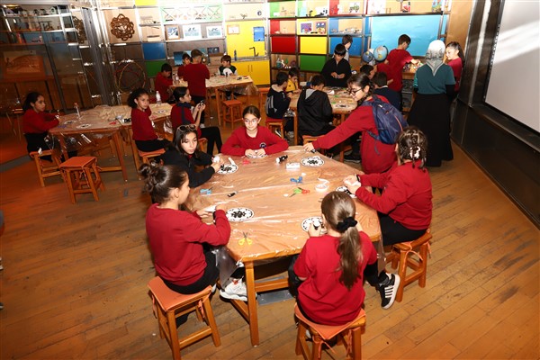 Büyükşehir, ilçelerdeki öğrencileri bilimle buluşturuyor