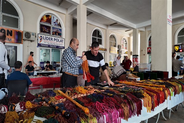 Göbeklitepe İş Merkezi’nde “Ay Pazarı” geleneği sürüyor