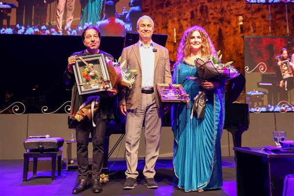 Fazıl Say ve Serenad Bağcan, Alanya’da konser verdi