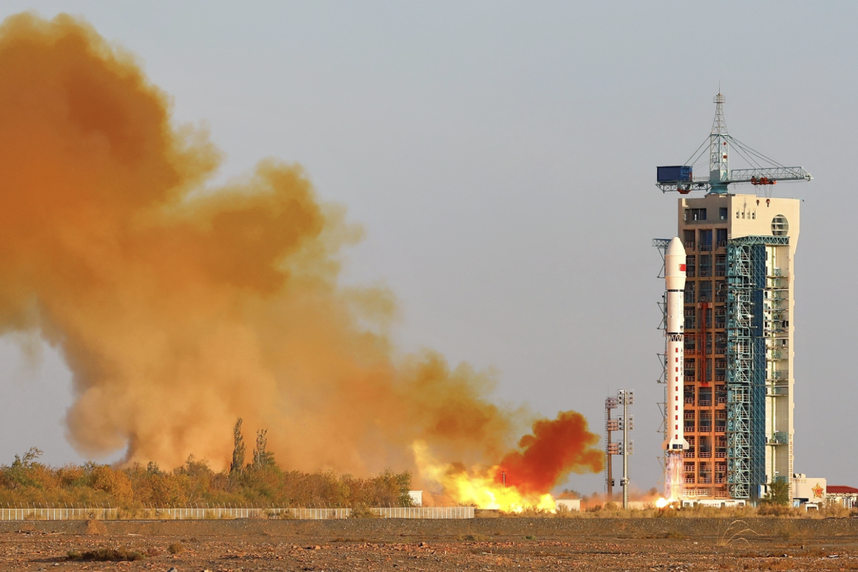 Çin, Shiyan-31 test uydusunu başarıyla uzaya gönderdi