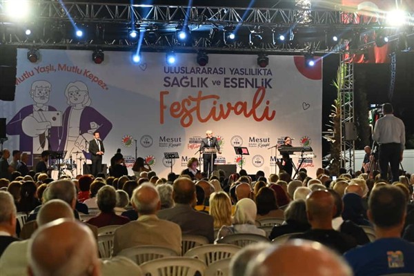 Uluslararası Yaşlılıkta Sağlık ve Esenlik Festivali kapılarını açtı