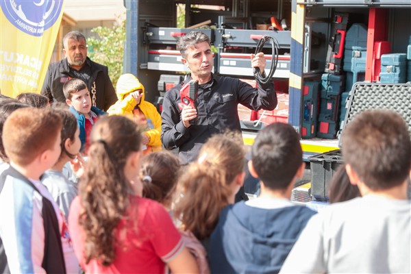 Buca Belediyesi’nden “Afet Farkındalık Eğitimi”