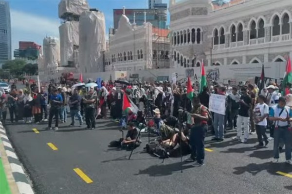 Malezya’daki Trump karşıtı göstericiler ASEAN Zirvesi öncesinde ABD politikalarını kınadı